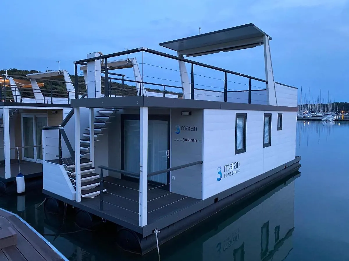 شقة Floating House Arena 3 بولا