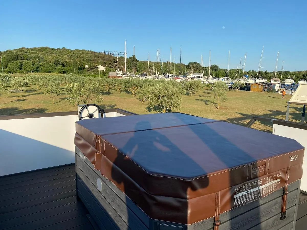شقة Floating House Arena 3 بولا كرواتيا